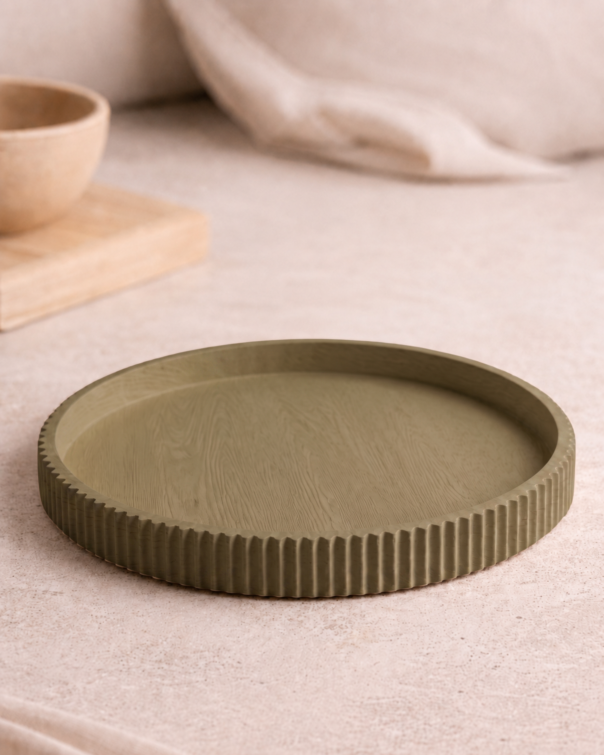 Minimalistisch Enso dienblad in Olive groen, 3D-geprint rond plateau.