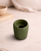 3D geprinte Hikari Holder in Japandi stijl met verticale ribbels voor LED waxinelicht in Olive